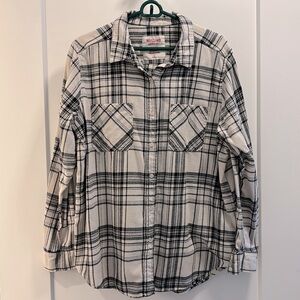 🆕 Mossimo Supply Co. Boyfriend Fit White and Black Button-Down Flannel